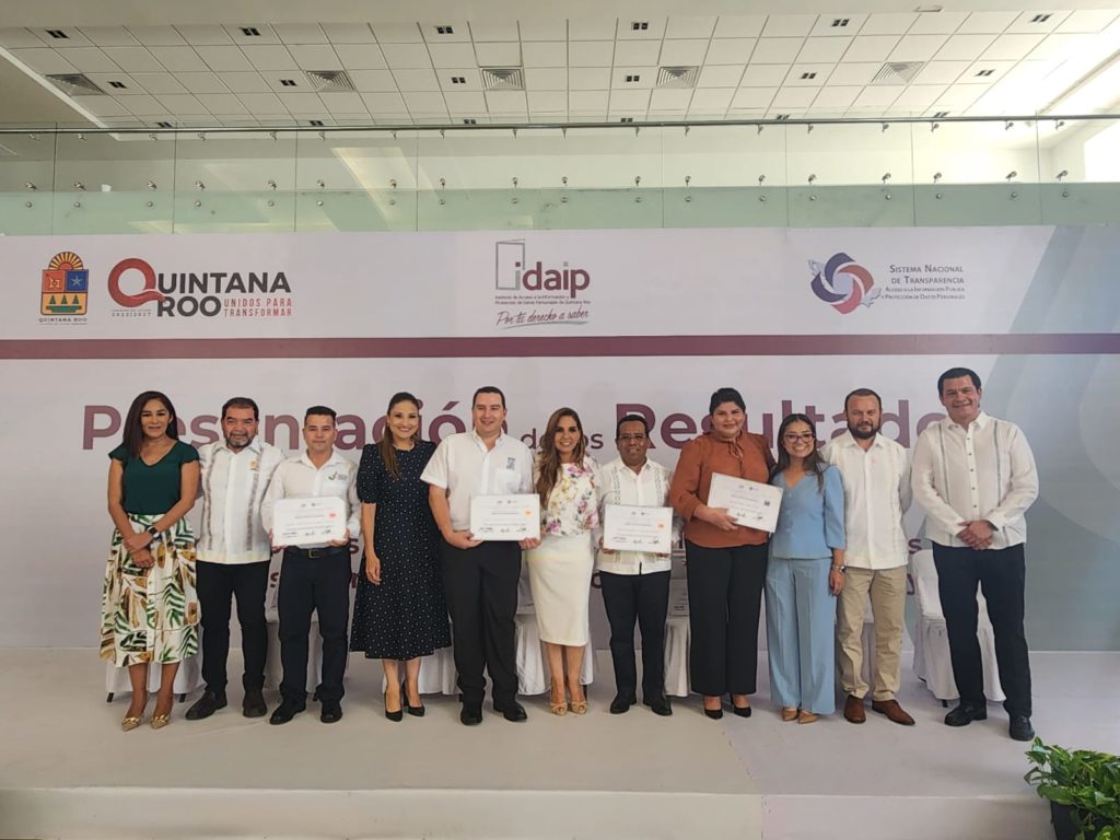 Entrega Gobierno del Estado e IDAIPQROO reconocimientos por buenas prácticas de transparencia