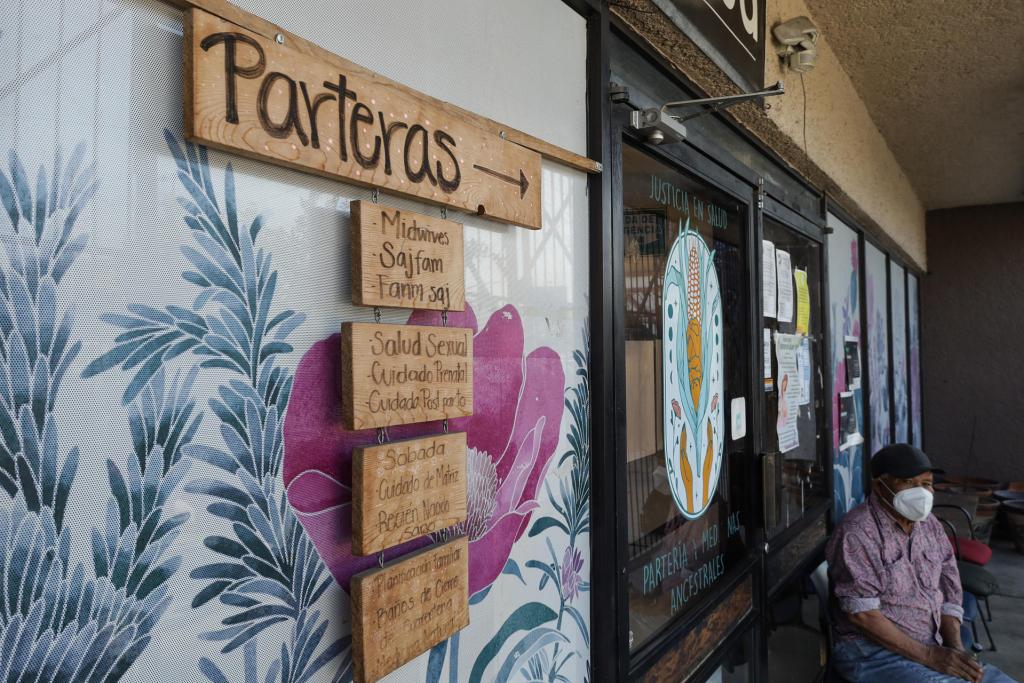 Parteras protegen a migrantes embarazadas y violentadas en Tijuana - mujeres-migrantes-parteras-tijuana-2-1024x683