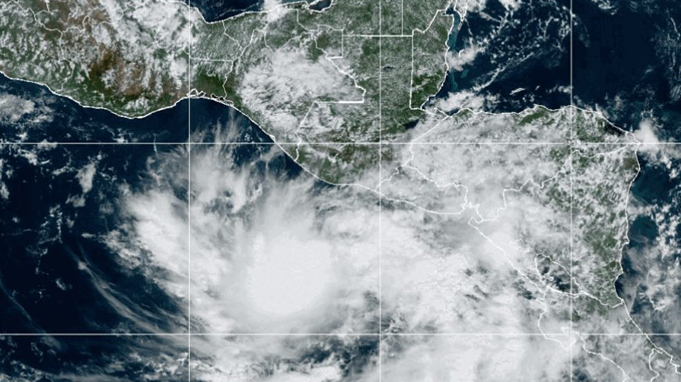 Tormenta tropical Pilar se mantiene cerca de costas de México