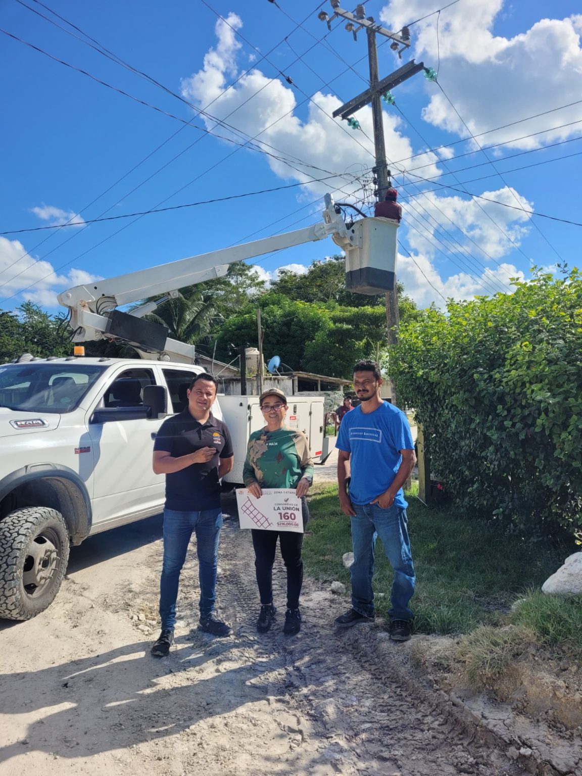 Yensunni Martínez cumple su palabra con habitantes de La Unión