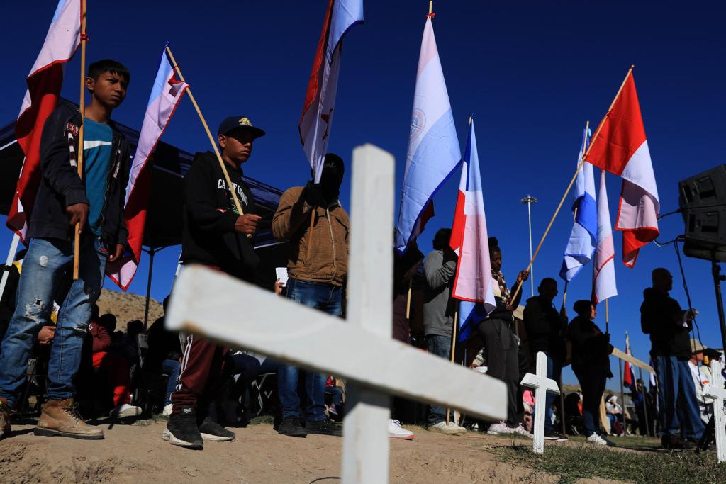 Con misa en el río Bravo, Iglesia reclama al Gobierno mexicano la muerte de mil 300 migrantes - misa-migrantes-muertos-ciudad-juarez-frontera-2-1024x683