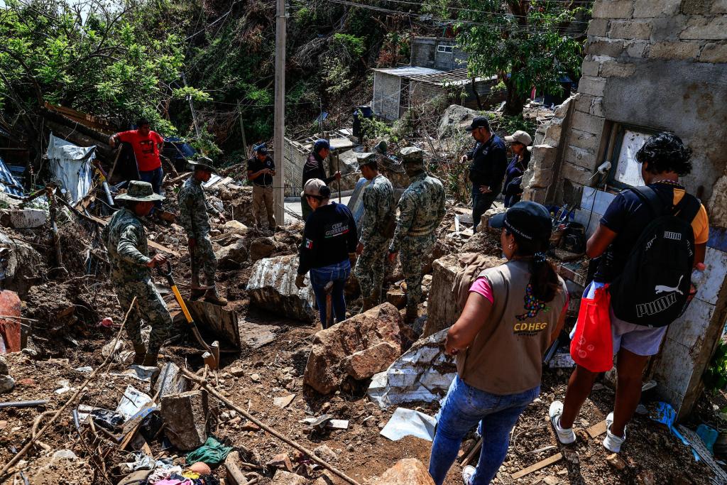 #Crónica Dos días bajo los escombros de su propia casa en Acapulco tras el huracán Otis - acapulco-otis-guerrero-colonia-coloso-1024x683