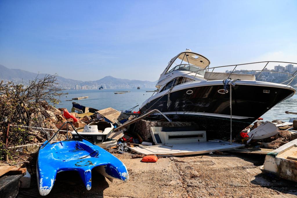 Familiares de tripulantes de embarcaciones en Guerrero piden que se busque a desaparecidos tras Otis - acapulco-guerrero-otis-cnpc-1024x683