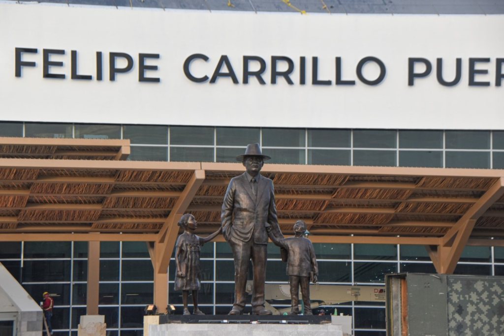 #Fotos Así es el Aeropuerto Internacional "Felipe Carrillo Puerto", en Tulum - aeropuerto-tulum-estatua-30nov23-1024x683