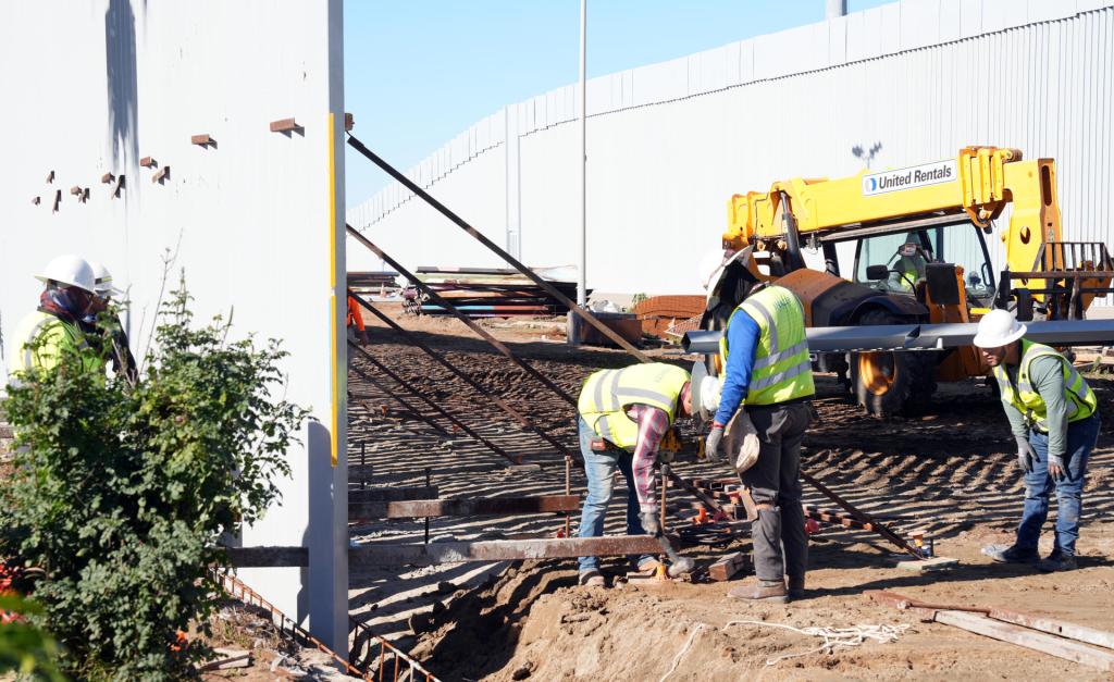 Jardín Binacional desaparece por obras del muro de Trump, en la frontera San Diego-Tijuana - destruccion-jardin-binacional-muro-tijuana-san-diego-2-1024x627