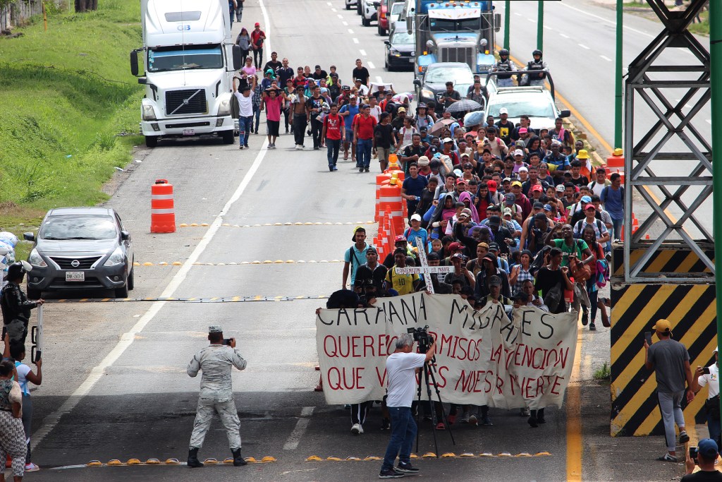 Más de mil 200 migrantes salen de Tapachula para unirse a la caravana más numerosa del año - mas-de-mil-200-migrantes-salen-de-tapachula-para-unirse-a-la-caravana-mas-numerosa-del-ano-2-1024x683