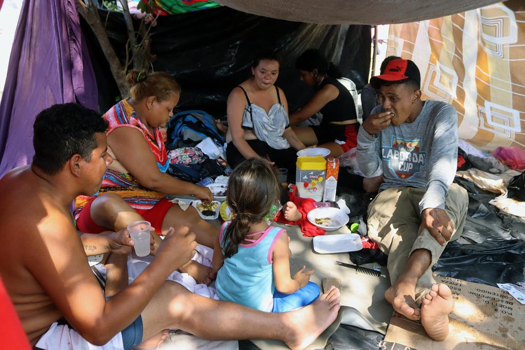 Caravana migrante despide el año con la esperanza de regularizarse en México en 2024 - caravana-migrante-en-mapastepec-1024x683