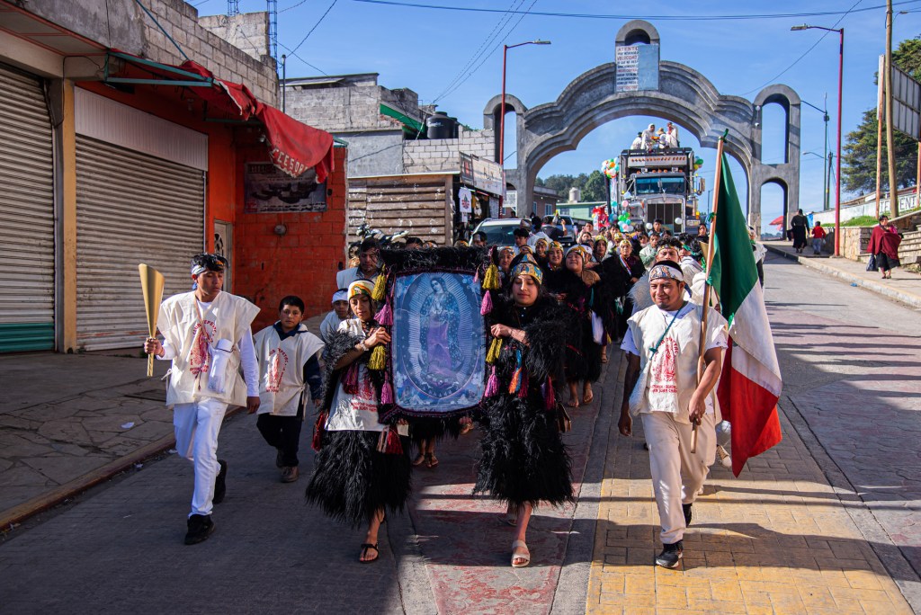 Indígenas de Chiapas inician su peregrinación para visitar a la virgen de Guadalupe en CDMX - miles-de-indigenas-se-movilizan-para-venerar-a-la-virgen-de-guadalupe-en-ciudad-de-mexico-2-1024x684