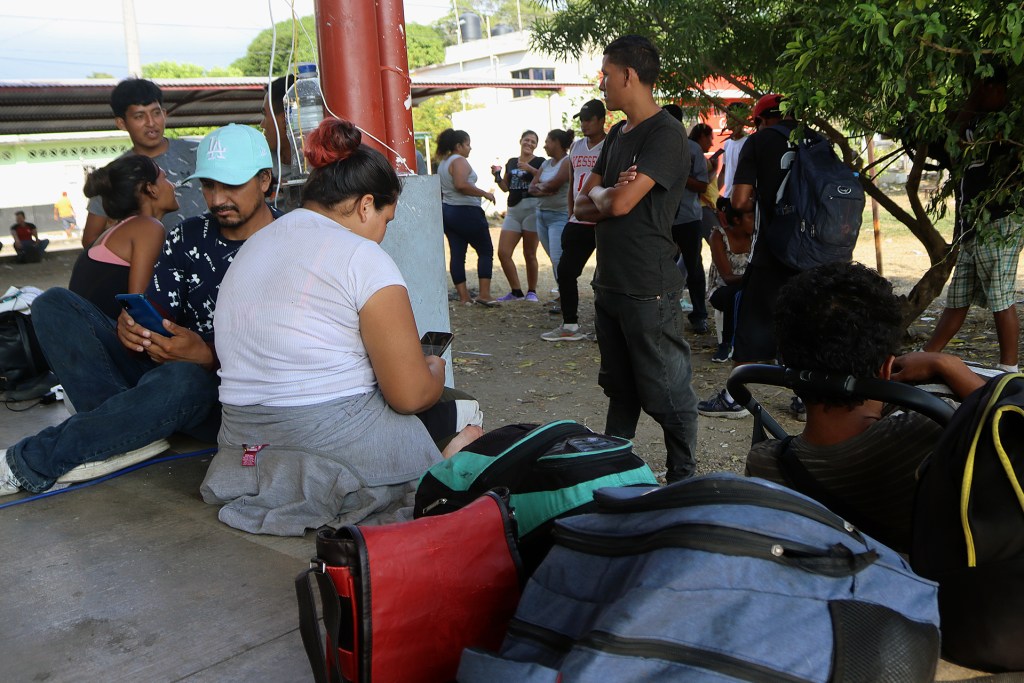 ONG denuncia desaparición de 19 migrantes del 'éxodo de la pobreza' - ong-denuncia-desaparicion-de-19-migrantes-del-exodo-de-la-pobreza-2-1024x683