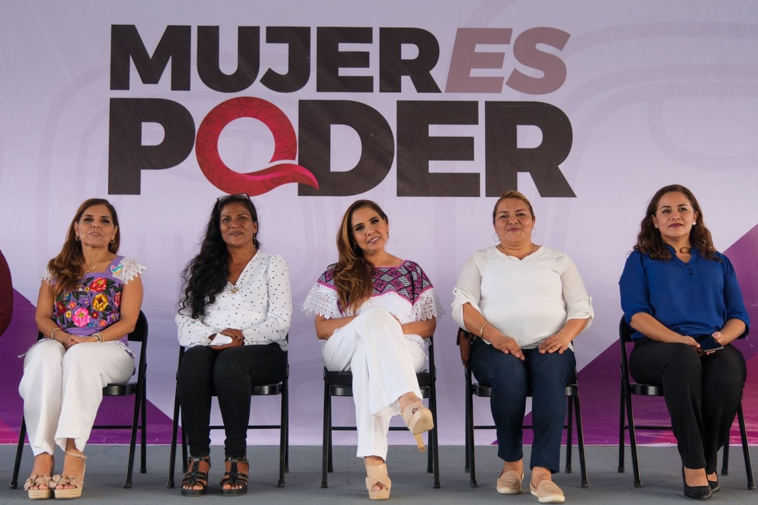 Mara Lezama entrega más de mil 200 tarjetas Mujer es Poder en Solidaridad