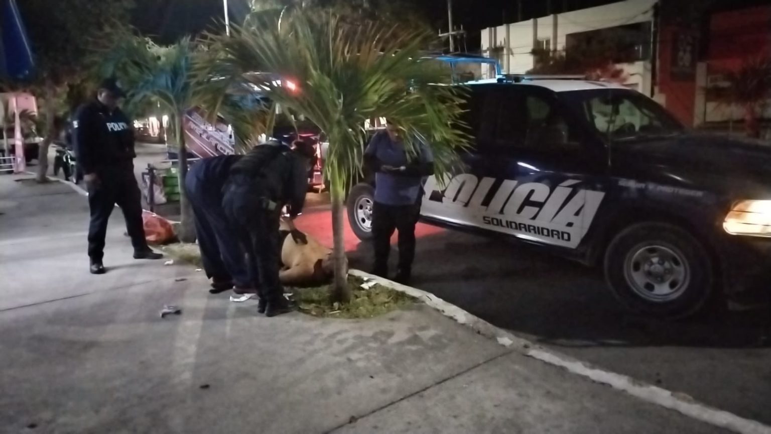 Abandonado, sin ropa y golpeado dejan a un sujeto en la Juárez