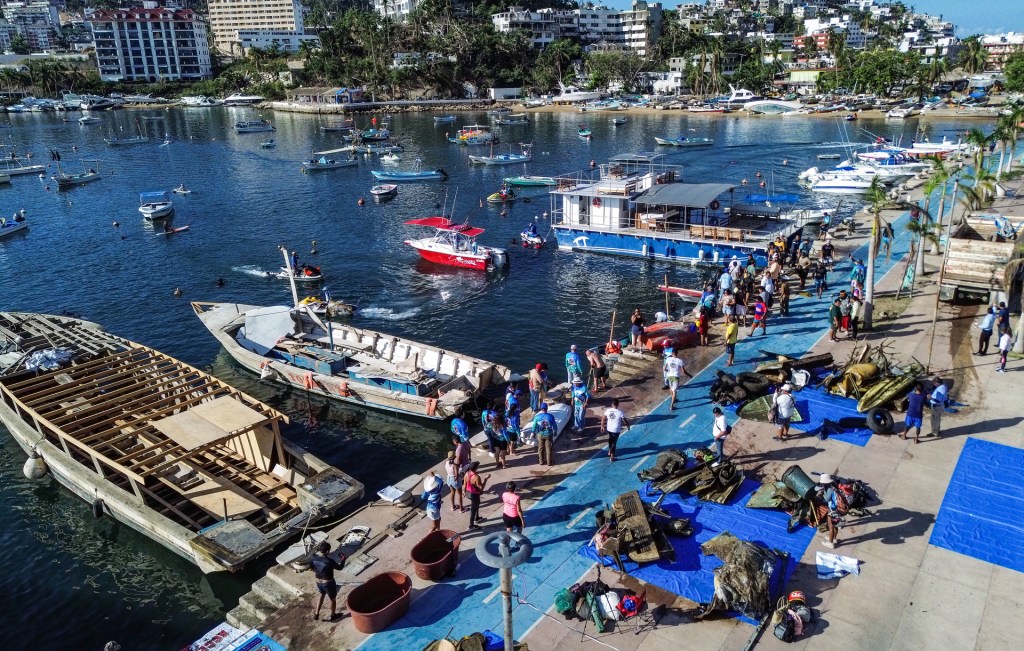 Acapulco celebra torneo de pesca de basura para limpiar el mar tras Otis - acapulco-celebra-torneo-de-pesca-de-basura-para-limpiar-el-mar-tras-otis-2-1024x651