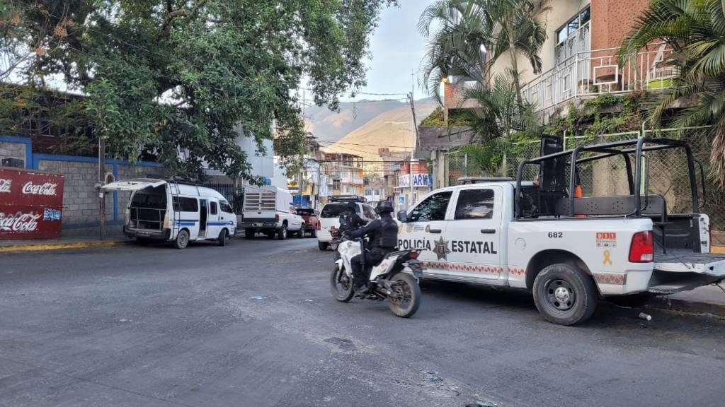 Reanudan transporte público en Chilpancingo tras nueve días sin servicio - autoridades-resguardan-bases-y-rutas-del-transporte-publico-1024x576