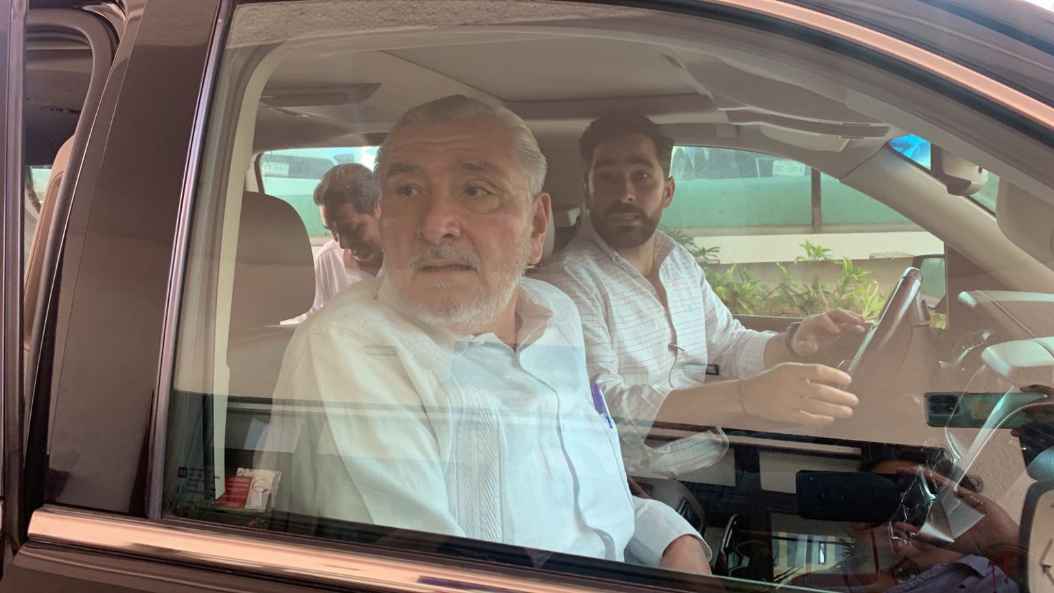 Crece la incertidumbre en Morena, abandona Adán Augusto Chetumal sin revelar candidaturas