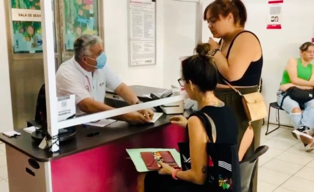 En resguardo las credenciales del INE que no se recogieron en marzo