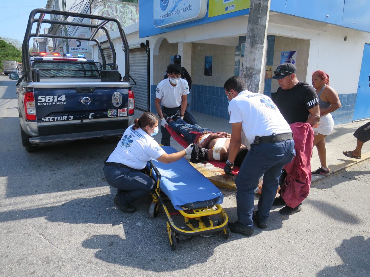 Hieren a joven para asaltarlo sobre la Tulum de Cancún