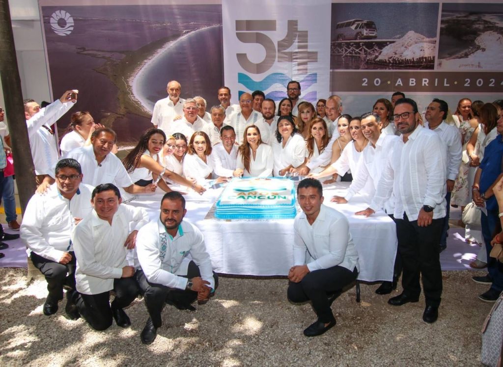En el marco del 54 aniversario de Cancún se enaltece el trabajo de su gente y la prosperidad del municipio
