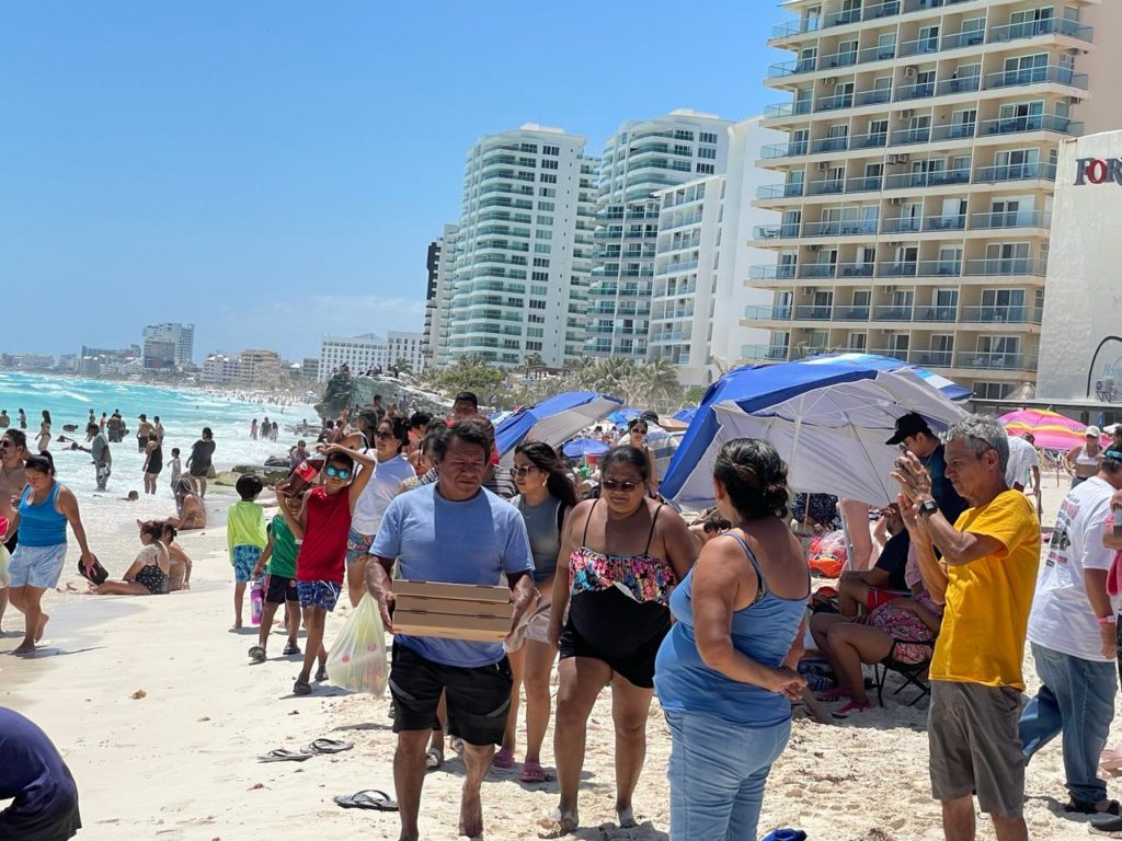 Más de 70 mil bañistas visitaron las playas de Cancún este fin de semana