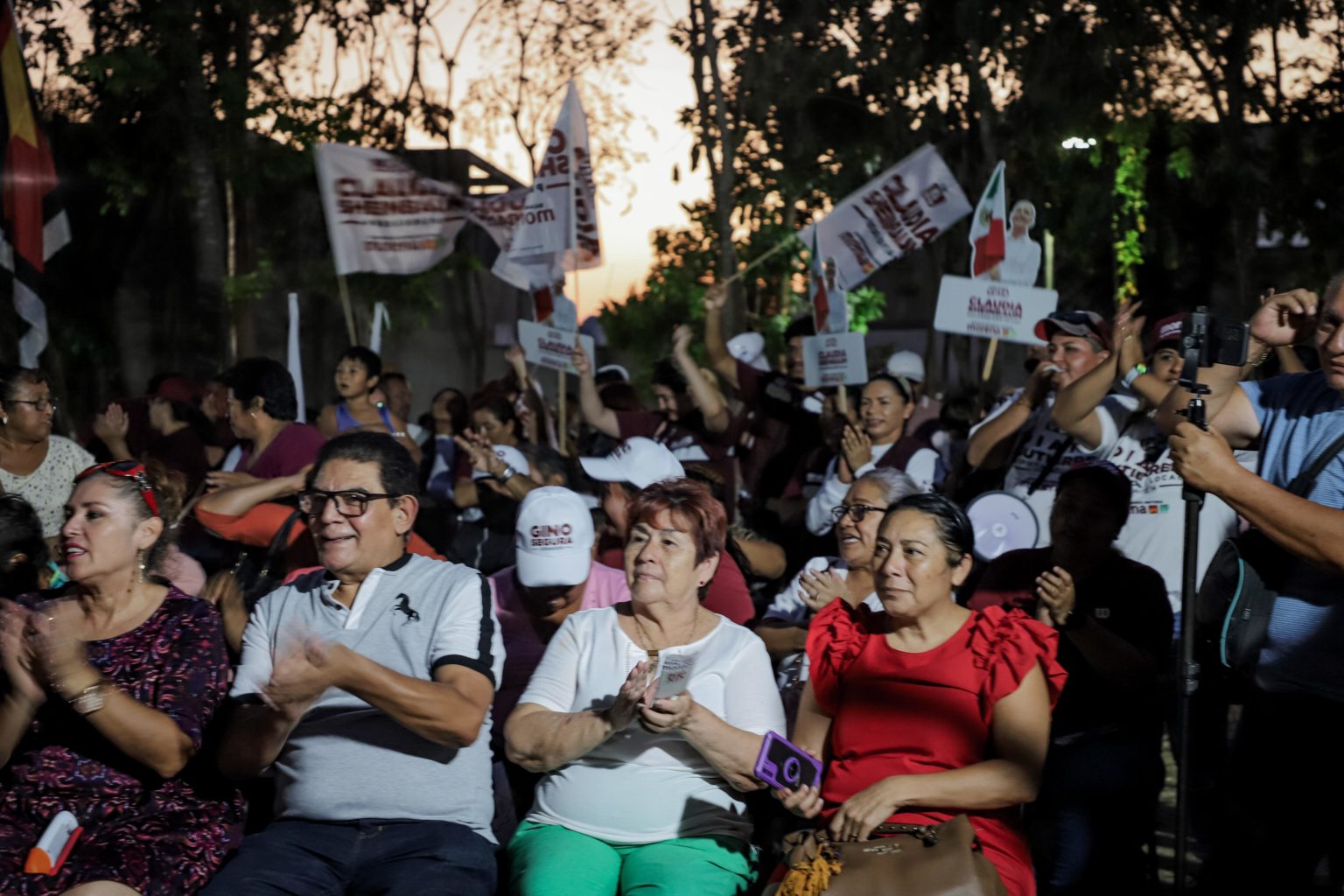 Respaldan a Yensunni Martínez vecinos del fraccionamiento Marsella
