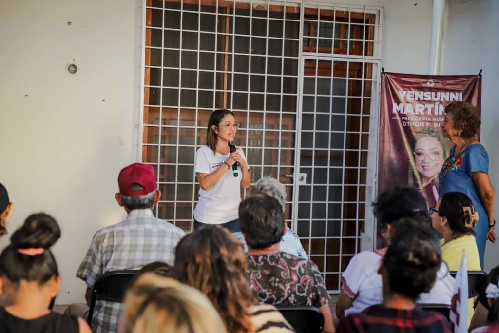 Yensunni Martínez escucha a familias de la colonia Magisterial