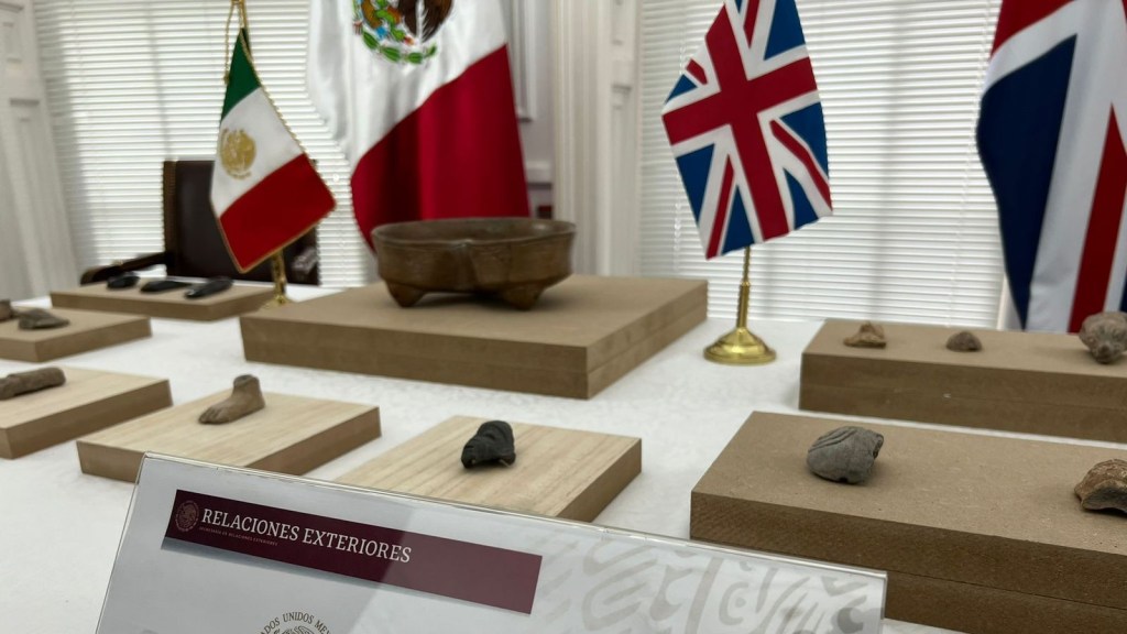 México recupera 19 piezas prehispánicas en manos privadas de Reino Unido - artesanias-prehispanicas-entregadas-por-reino-unido-a-mexico-1024x576