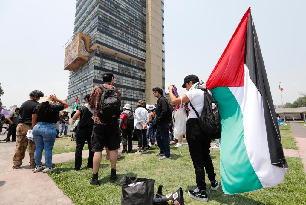 UNAM garantiza respeto a campamento pro Palestina de estudiantes - manifestacion-contra-guerra-en-gaza-en-cu-1024x684