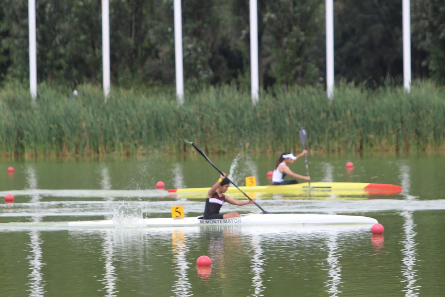 Quintanarroenses cerca de las medallas en el canotaje