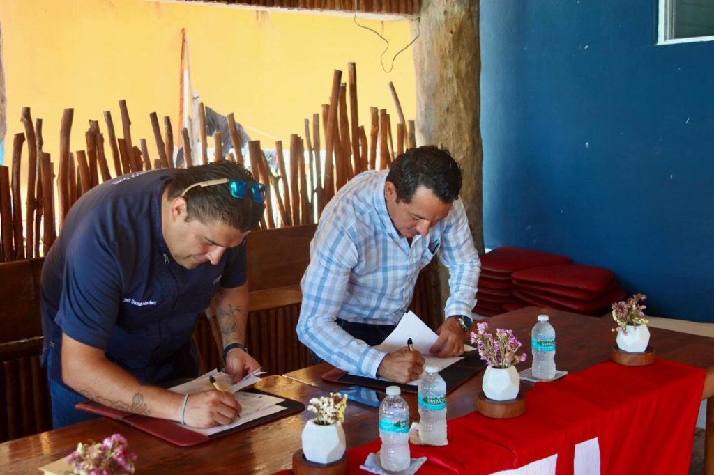 Atestigua ayuntamiento de Puerto Morelos convenio de colaboración entre universidades y la canirac
