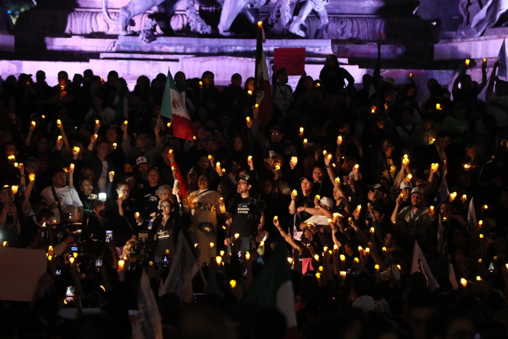 Protestan contra la reforma judicial frente al Ángel de la Independencia - protestan-contra-la-reforma-judicial-frente-al-angel-de-la-independencia-1024x683