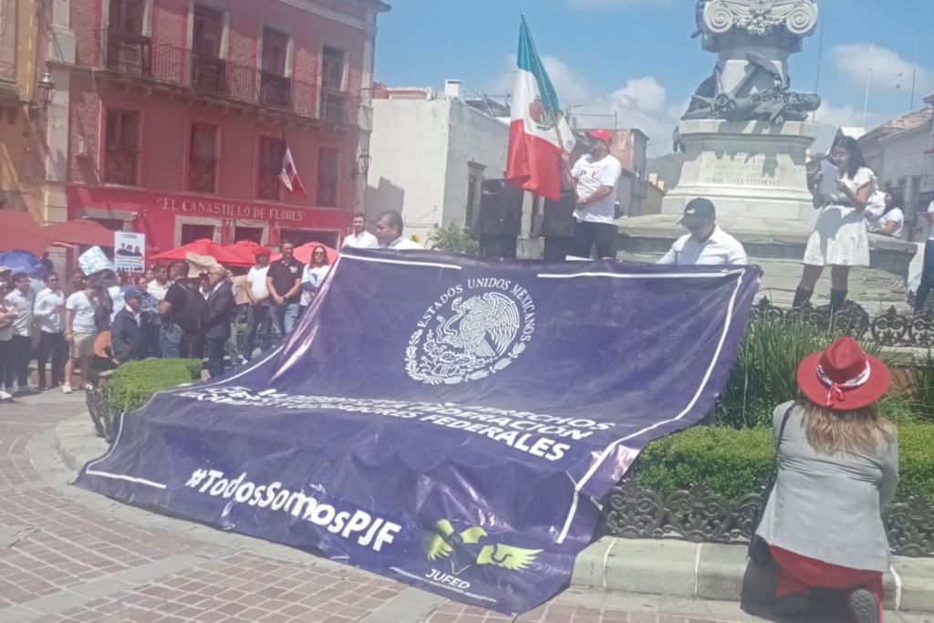 Trabajadores del Poder Judicial y estudiantes de Derecho protestan en Guanajuato contra la reforma de AMLO - protesta-poder-judicial-guanajuato-1024x683