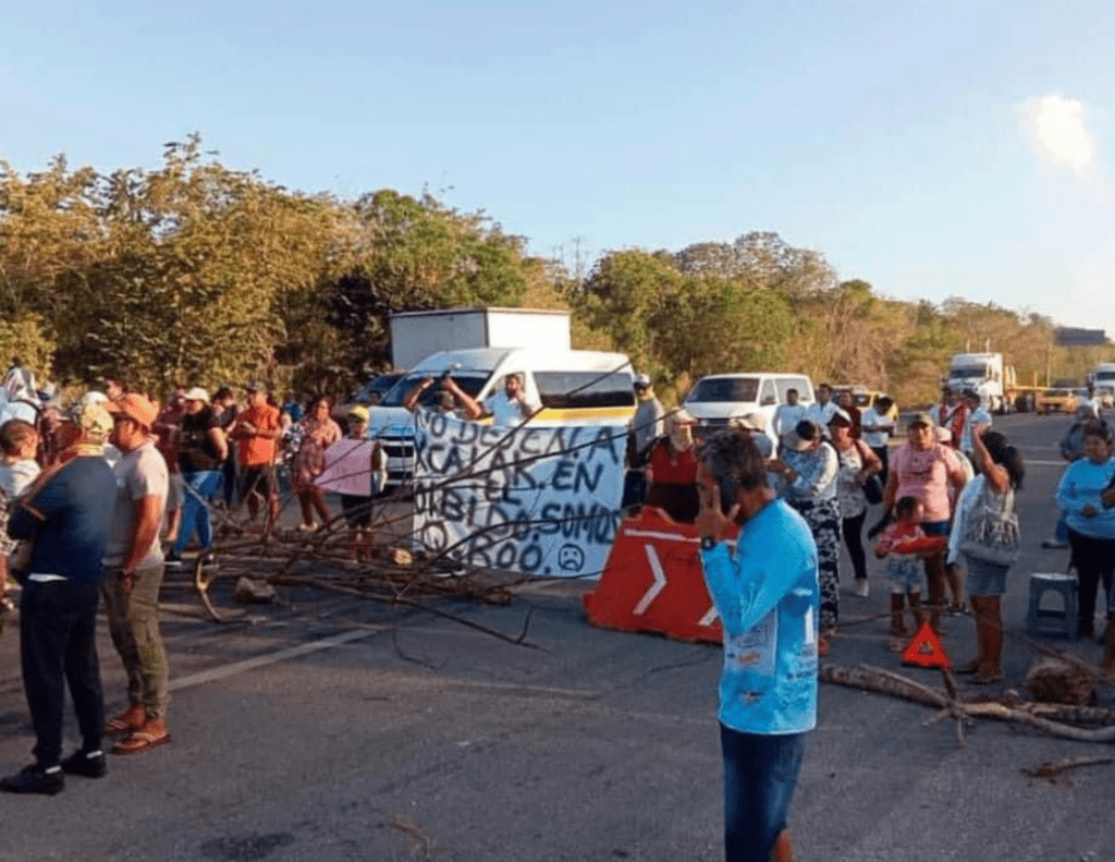 GIRA DEL ADIÓS: Esperan a AMLO con bloqueos en centro y sur de Quintana Roo