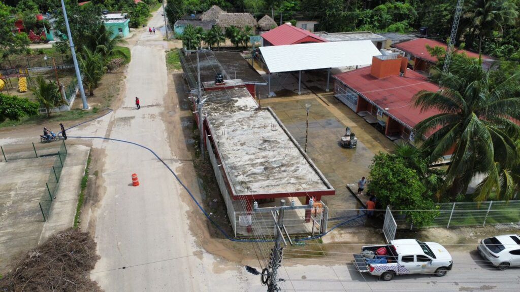 Instruye Nivardo Mena auxiliar a escuela en San Ángel