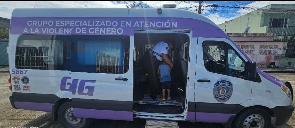 Rescatan a menor en situación de riesgo en Cancún; intentaba vender a su hijo