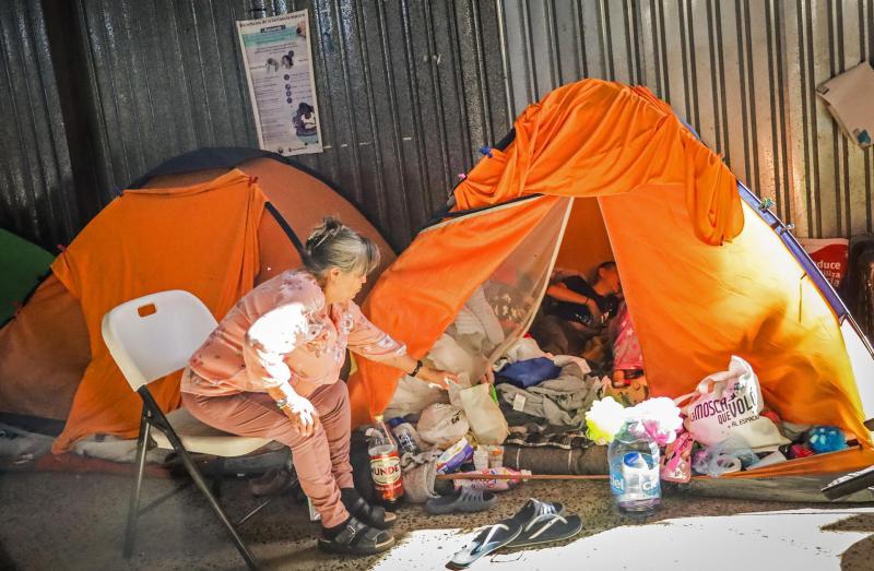 Activistas exigen un cambio migratorio a Sheinbaum ante su primera visita a la frontera - campamento-de-migrantes-en-tijuana-1024x670