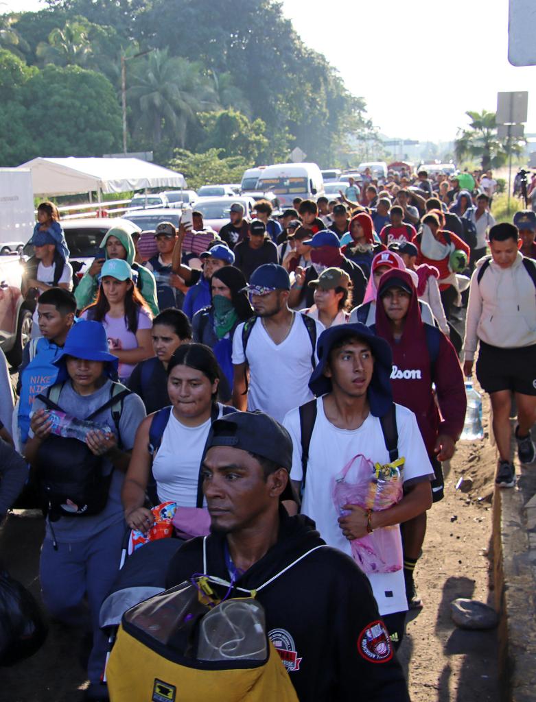 Caravana de migrantes sale desde Tapachula ante la falta de empleo y seguridad - caravana-migrante-desde-tapachula-781x1024