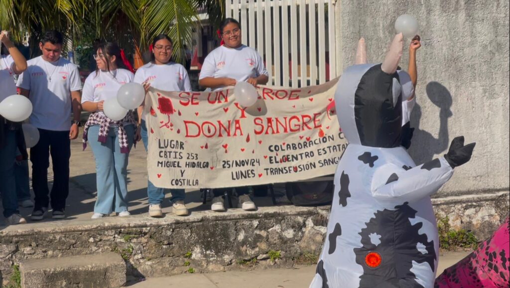 Chavos ponen ejemplo, lanzan campaña de donación sanguínea en Chetumal