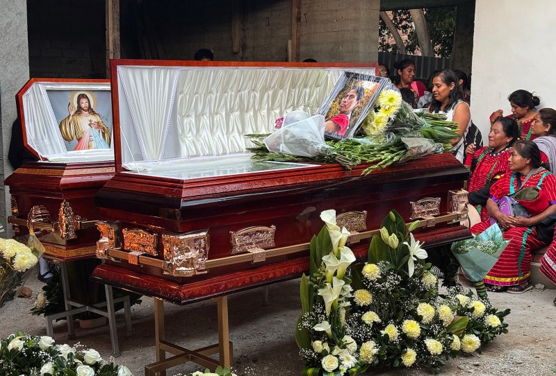 Indígenas triqui exigen justicia por asesinato de dos mujeres en Oaxaca - indigenas-triqui-exigen-justicia-por-asesinato-de-dos-mujeres-en-oaxaca-1024x694