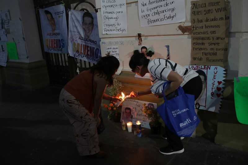 Protestan en Chilpancingo para exigir justicia por el asesinato del alcalde - protestan-en-chilpancingo-para-exigir-justicia-por-el-asesinato-del-alcalde-3-1024x683