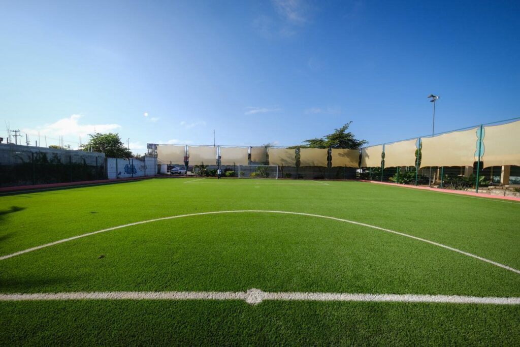 Entrega Mara Lezama en Bacalar el primer Campo Resiliente al Cambio Climático de Quintana Roo