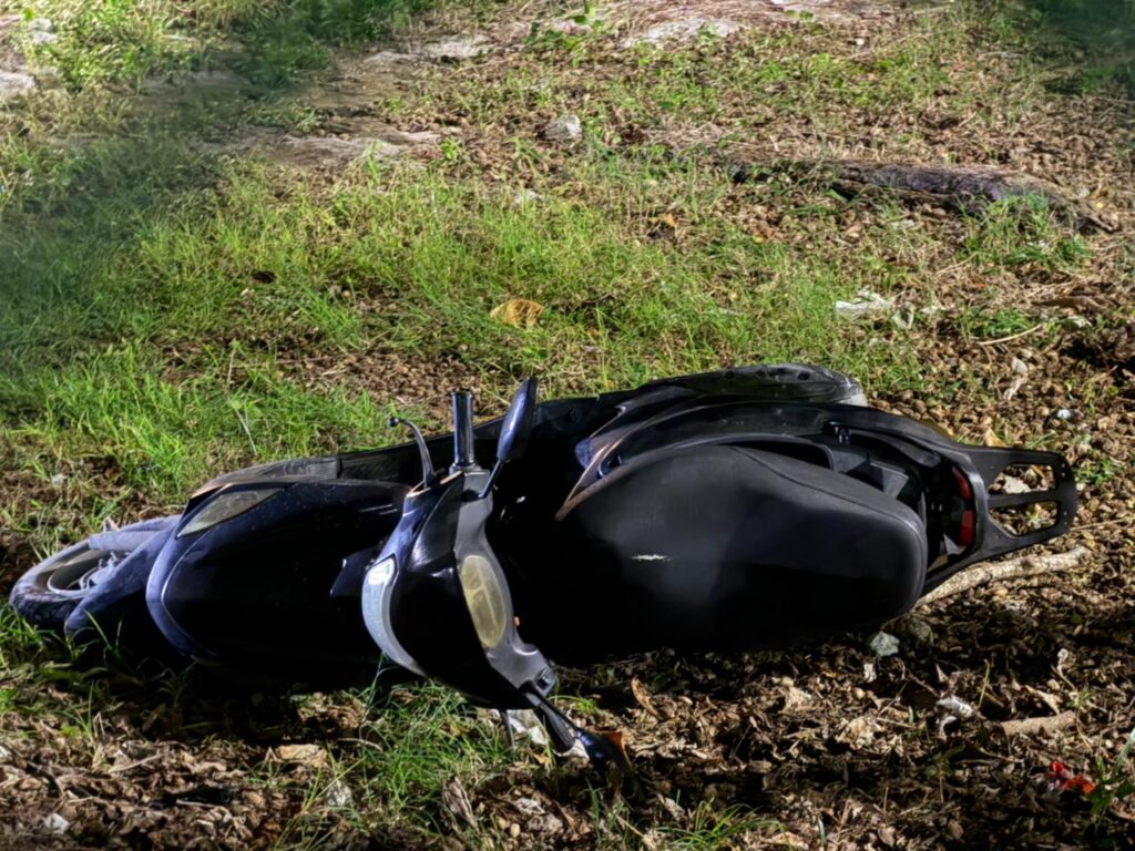 Asaltan joyería en Plaza Galerías y huyen a pie tras abandonar motocicleta en Cancún
