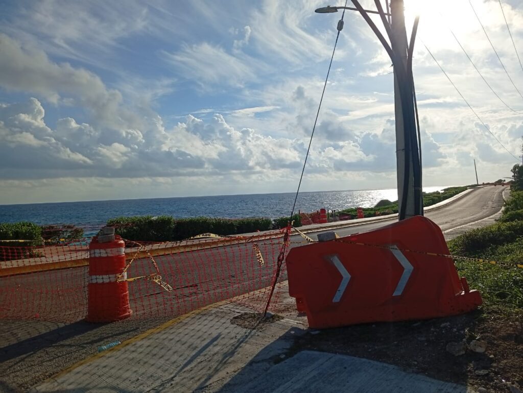 Cierran acceso a Punta Sur tras derrumbe en acantilado de Isla Mujeres