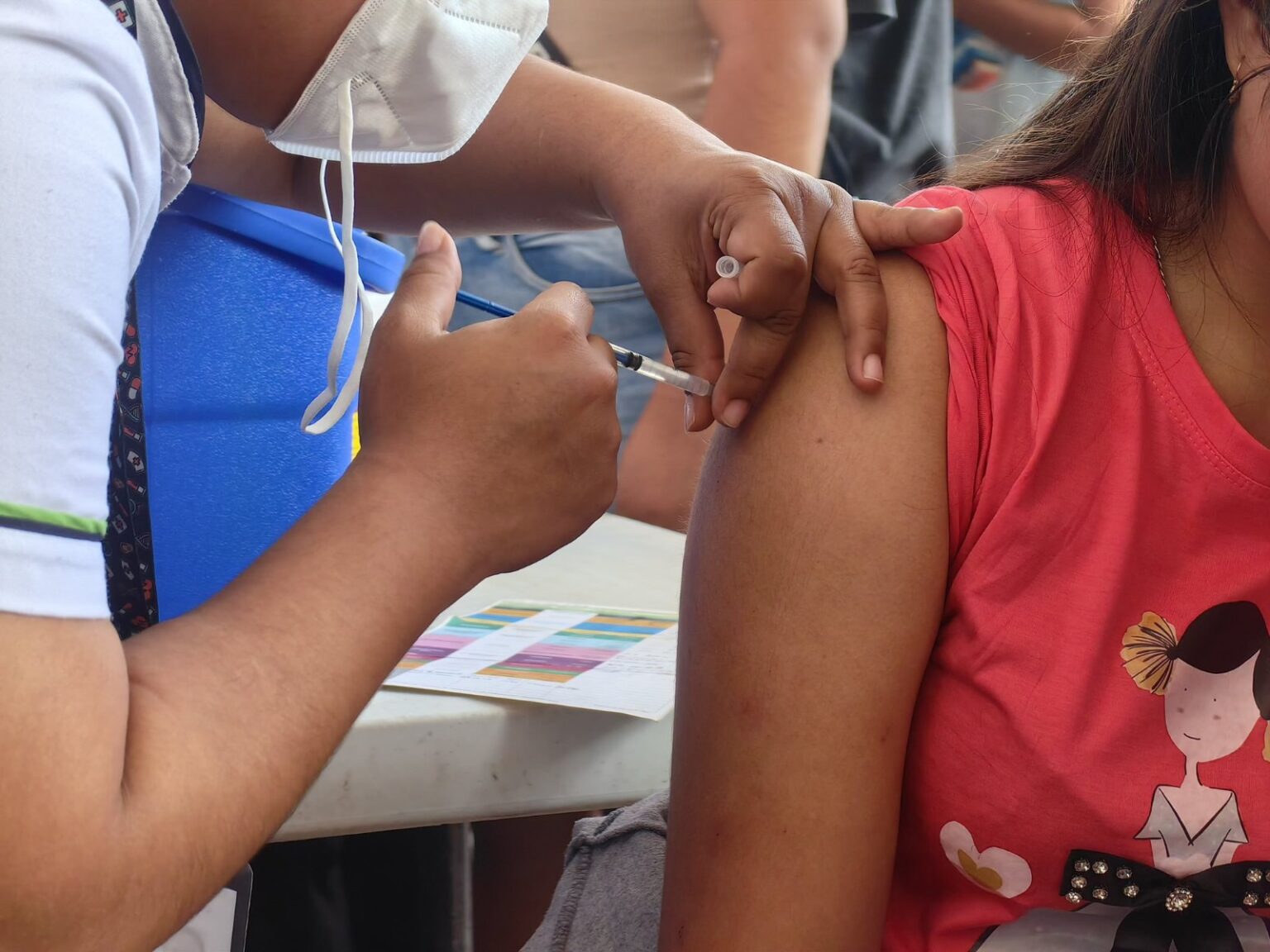 Persiste resistencia a vacunarse contra influenza y COVID-19 en Playa del Carmen