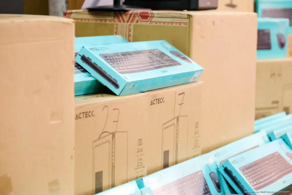 Mara Lezama impulsa educación técnica con entrega de 110 computadoras a Conalep