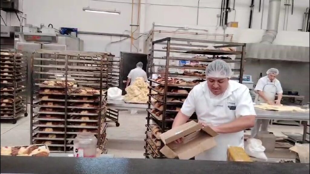 Rosca de Reyes dispara ventas en Cozumel pese a competencia de grandes cadenas