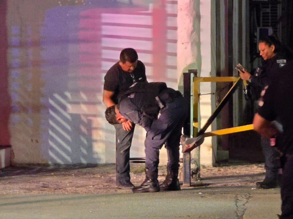 Balean bar No Name y hieren a guardia de seguridad en Playa del Carmen