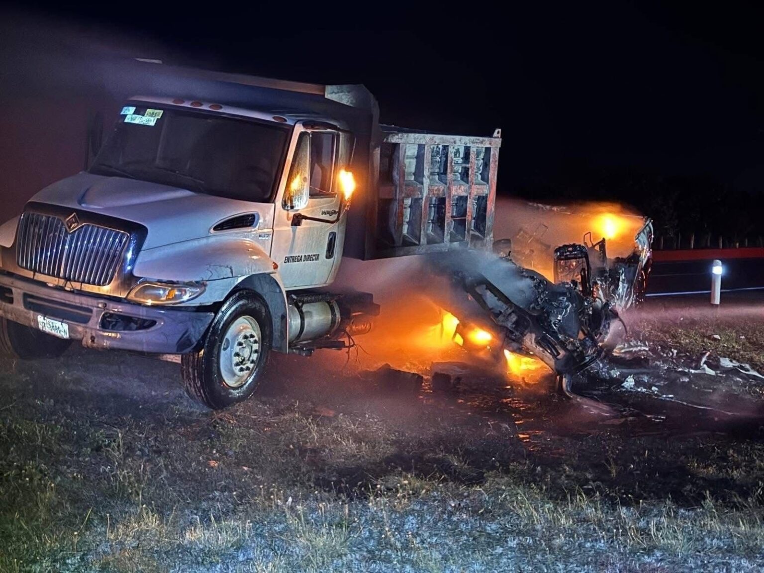 Fatal choque en la carretera Campeche–Mérida deja al menos una persona muerta Fatal choque en la carretera Campeche–Mérida deja al menos una persona muerta