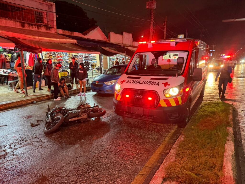 Muere mujer atropellada en la José López Portillo; dos jóvenes resultan lesionadas