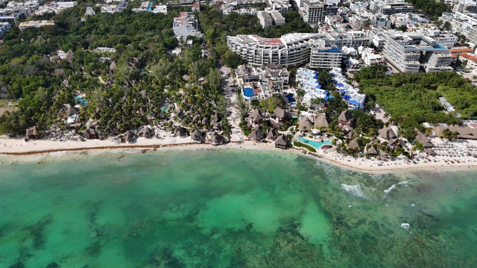 Playa del Carmen impulsa proyecto integral de recuperación de playas con recursos de saneamiento ambiental
