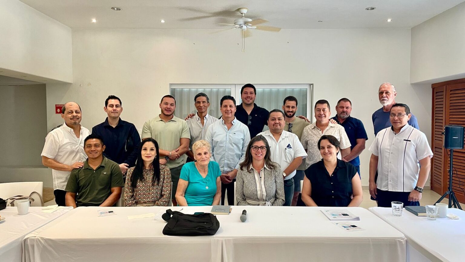 Turistas y Pensionados Canadienses Buscan la zona sur; se reúnen hoteleros con personal consular