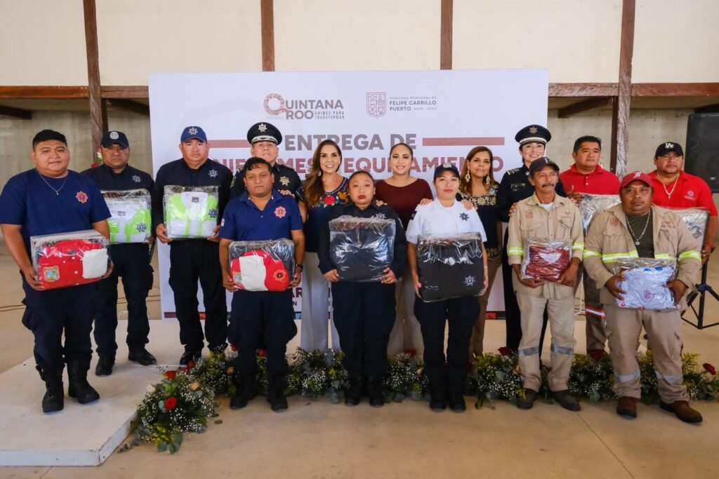 Reconocen Mara Lezama y Mary Hernández labor de personal operativo con entrega de uniformes en Felipe Carrillo Puerto